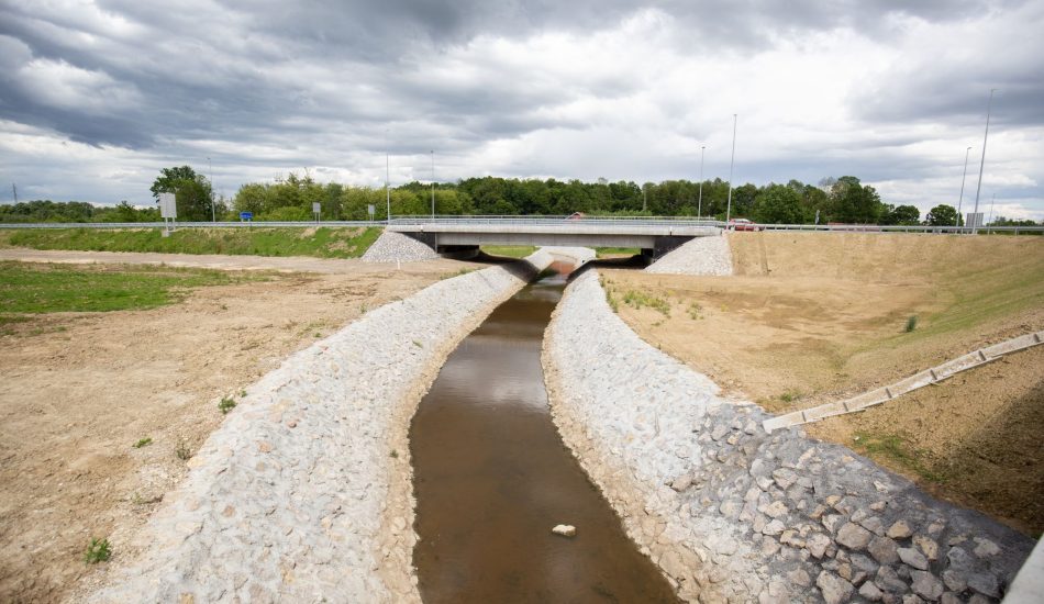 new-recently-built-highway-brcko-district-bosnia-herzegovina